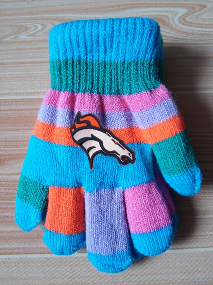 Broncos Kids Knit Gloves2
