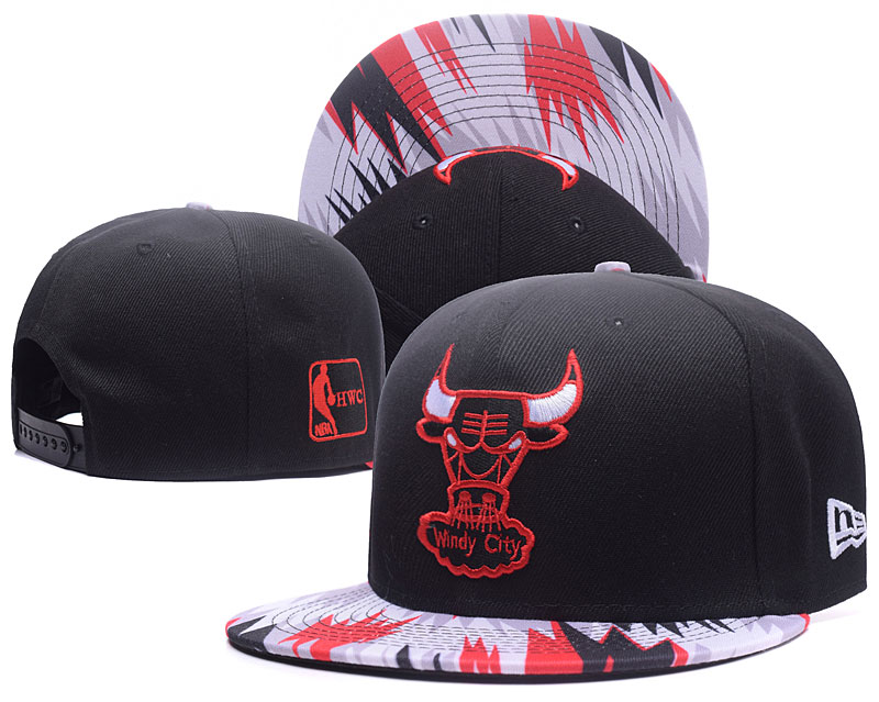 Bulls Team Logo Black Adjustable Hat YS2