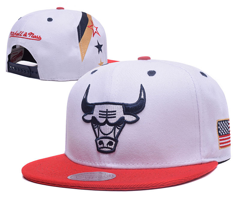 Bulls Team Logo White Mitchell & Ness Adjustable Hat GS