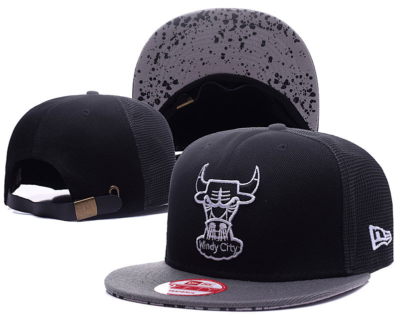 Bulls Team Logo Black Adjustable Hat GS5
