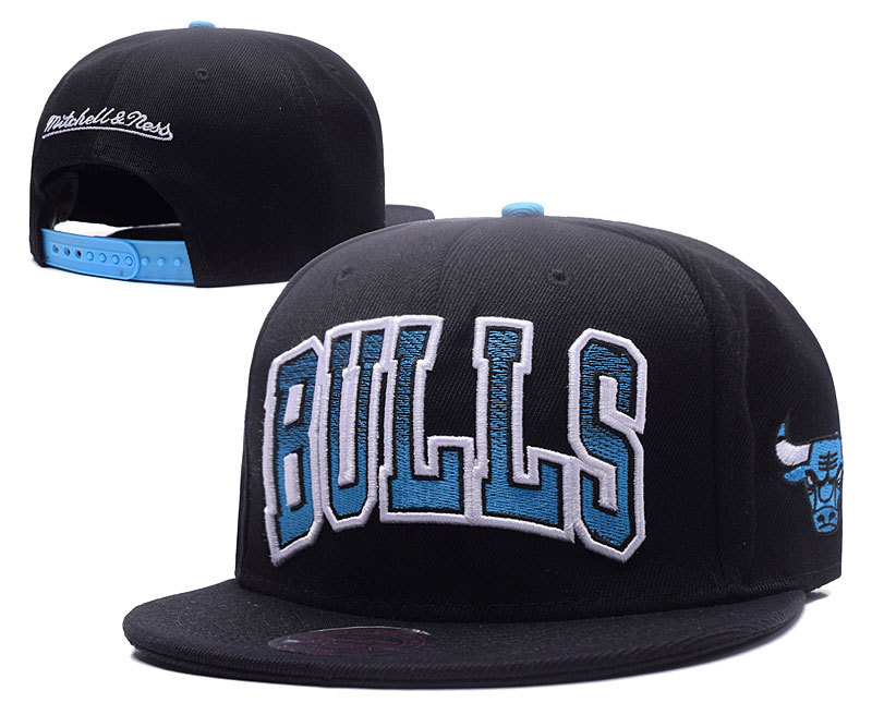 Bulls Team Logo Black Mitchell & Ness Adjustable Hat GS
