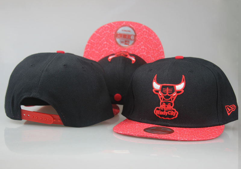 Bulls Team Logo Black Adjustable Hat LT2