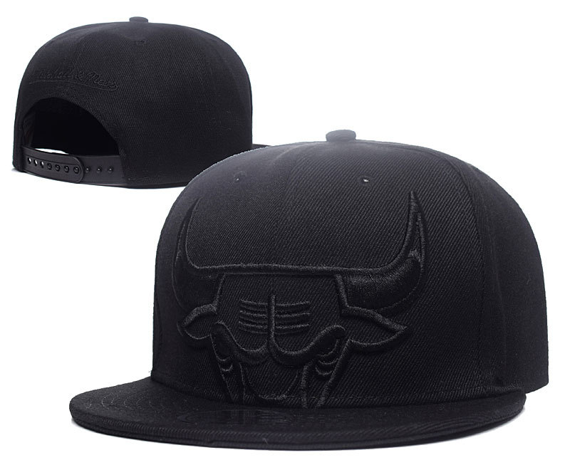 Bulls All Black Team Logo Adjustable Hat GS