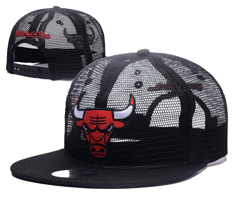 Bulls Team Logo Black Mitchell & Ness Adjustable Hat GS