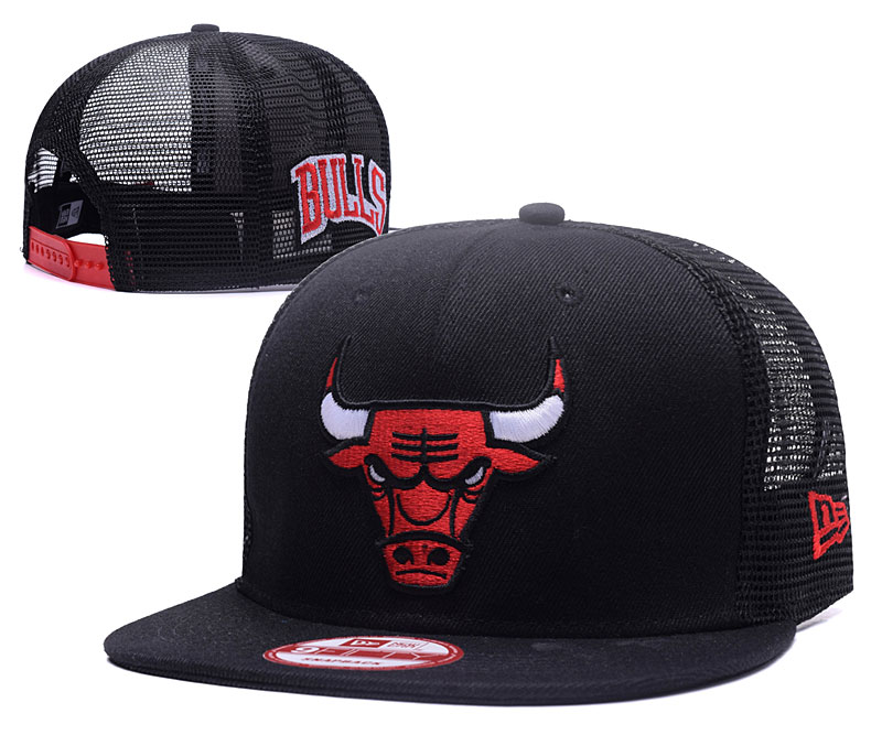 Bulls Team Logo Black Adjustable Hat YS