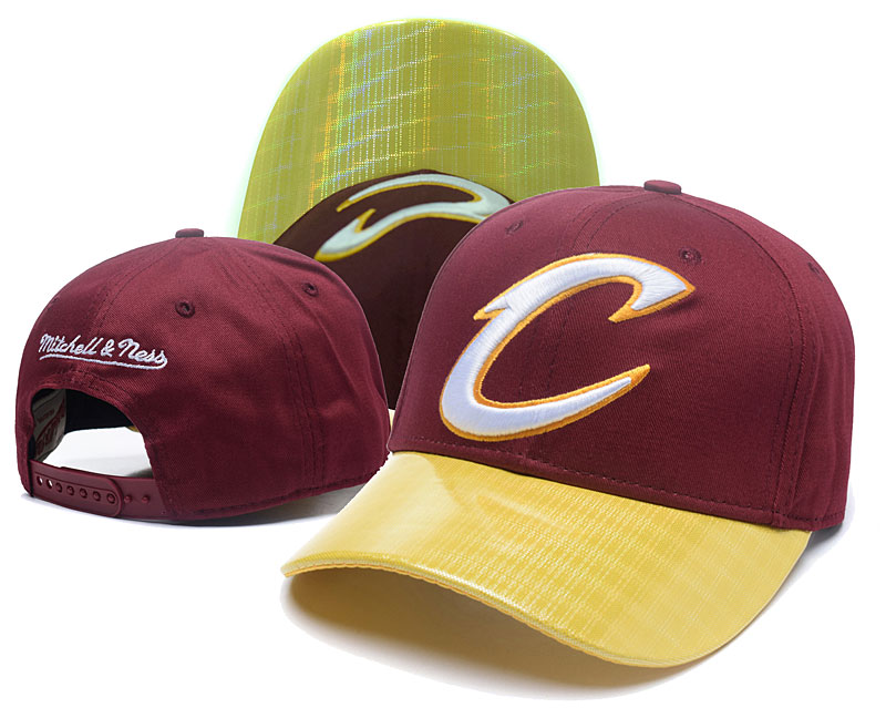 Cavaliers Team Logo Mitchell & Ness Peaked Adjustable Hat GS