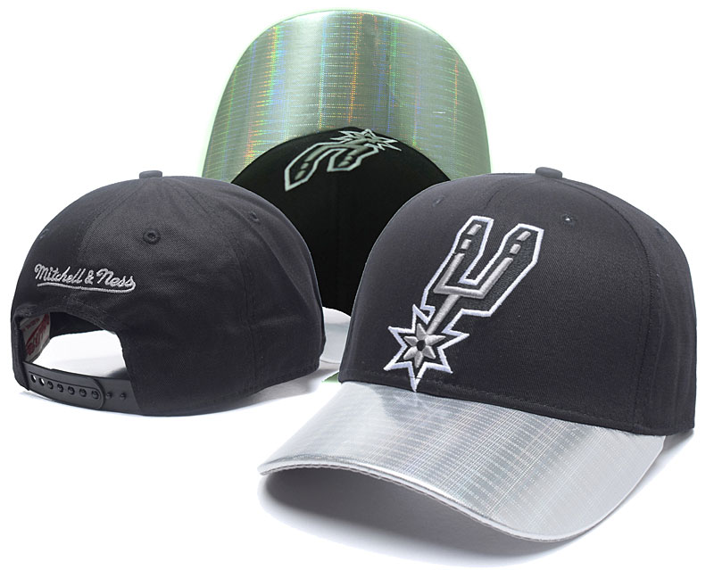 Spurs Team Logo Black Mitchell & Ness Peaked Adjustable Hat GS