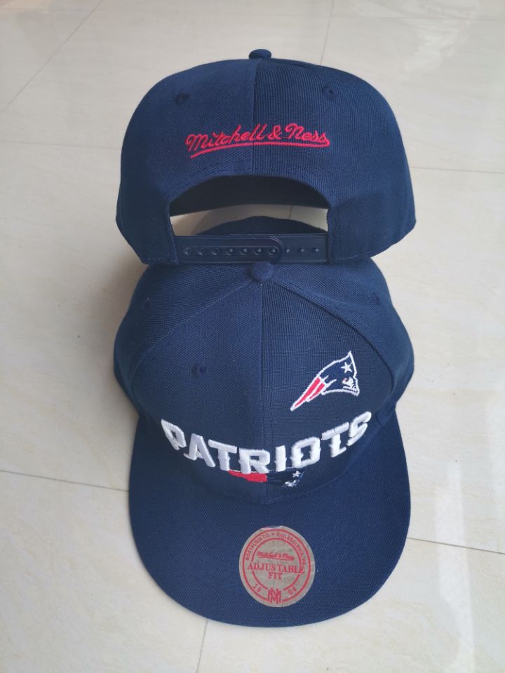 Patriots Team Logo Navy Mitchell & Ness Adjustable Hat LT