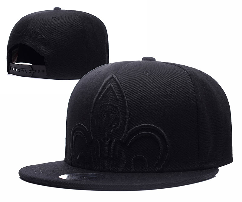 Hornets Team Logo All Black Mitchell & Ness Adjustable Hat GS