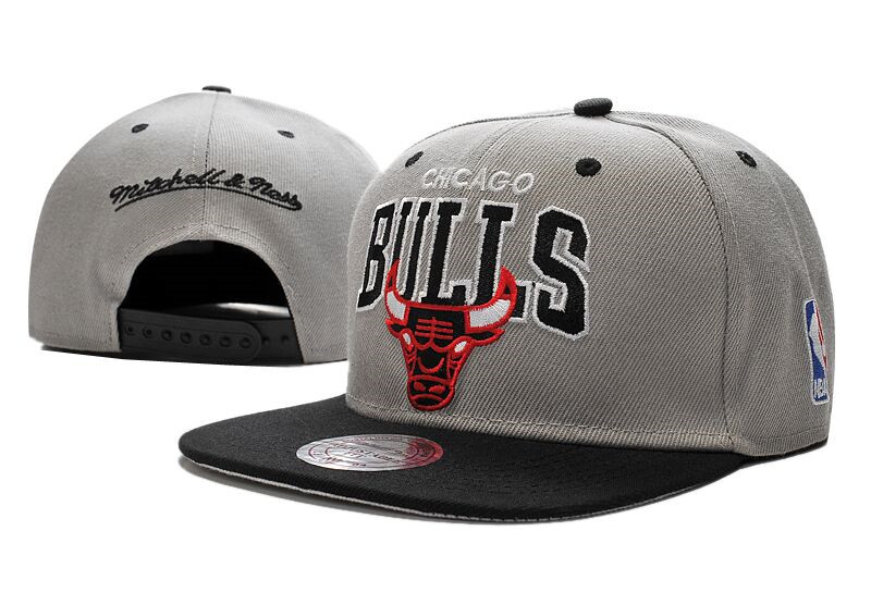 Bulls Team Logo Gray Black Mitchell & Ness Adjustable Hat LT