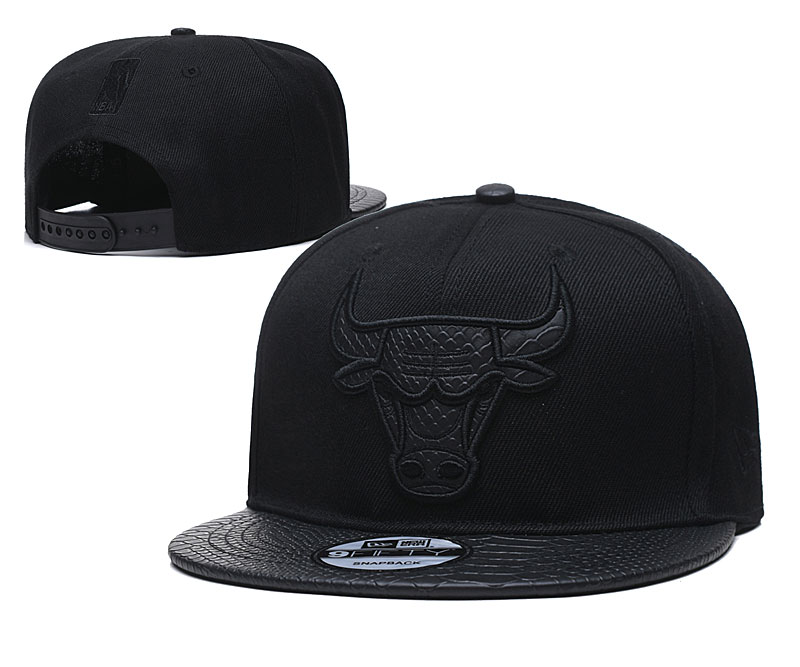 Bulls Team Logo Black Adjustable Hat TX