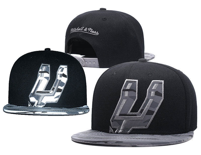 Spurs Team Logo Black Reflective Mitchell & Ness Adjustable Hat GS