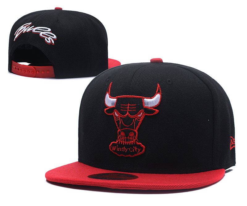 Bulls Team Logo Black Adjustable Hat LH