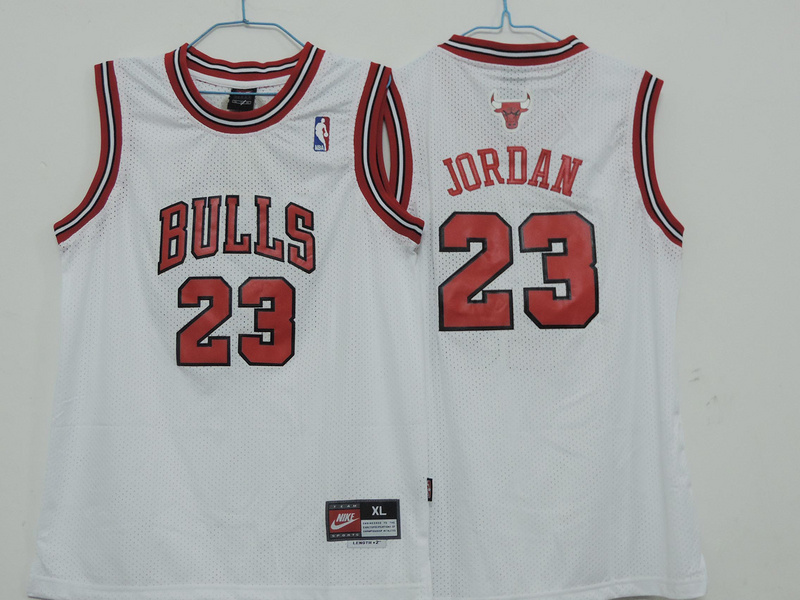 Bulls 23 Jordan White Youth Jersey