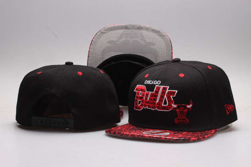 Bulls Team Logo Black Adjustable Hat YP