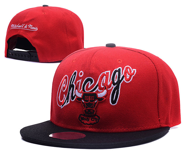 Bulls Team Logo Red Mitchell & Ness Adjustable Hat GS