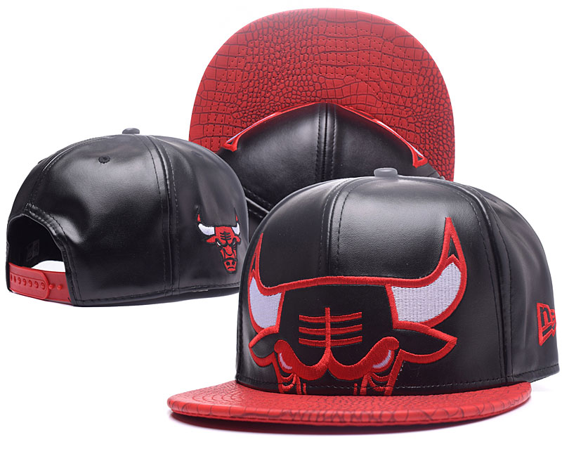 Bulls Team Logo Black Adjustable Hat YS5