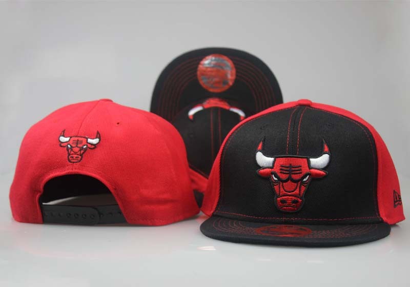 Bulls Team Logo Black & Red Adjustable Hat LT