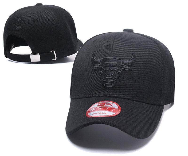 Bulls Team Logo Black Peaked Adjustable Hat SG
